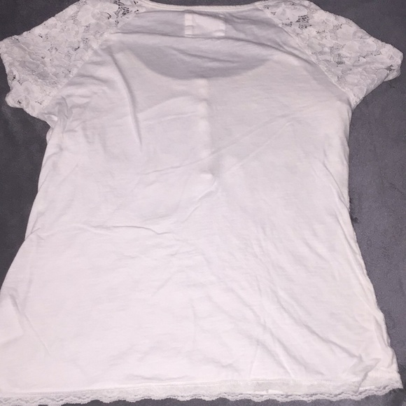 5/$25 SALE 🌟 H&M L.O.G.G. Lace Top with Buttons - Picture 2 of 6